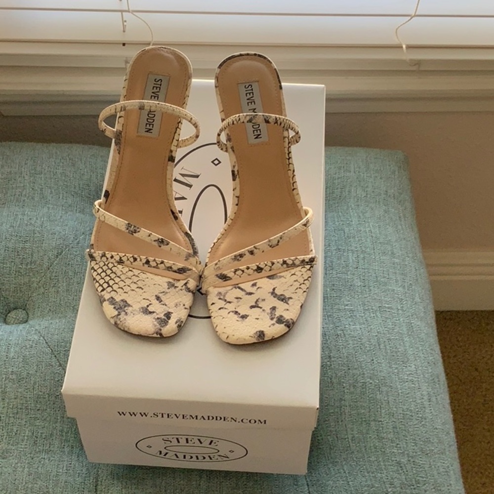 Steve Madden sandals heels. Size 7